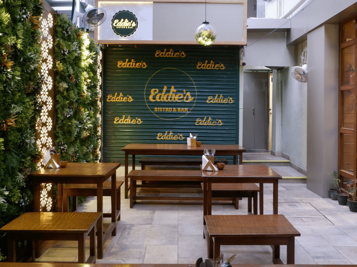 Eddie's Cafe & Barr Review