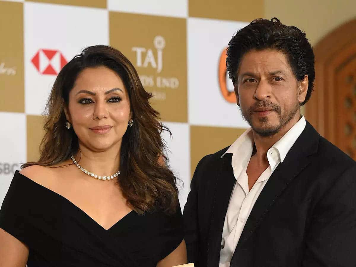 Shah Rukh Khan with his wife Gauri Khan