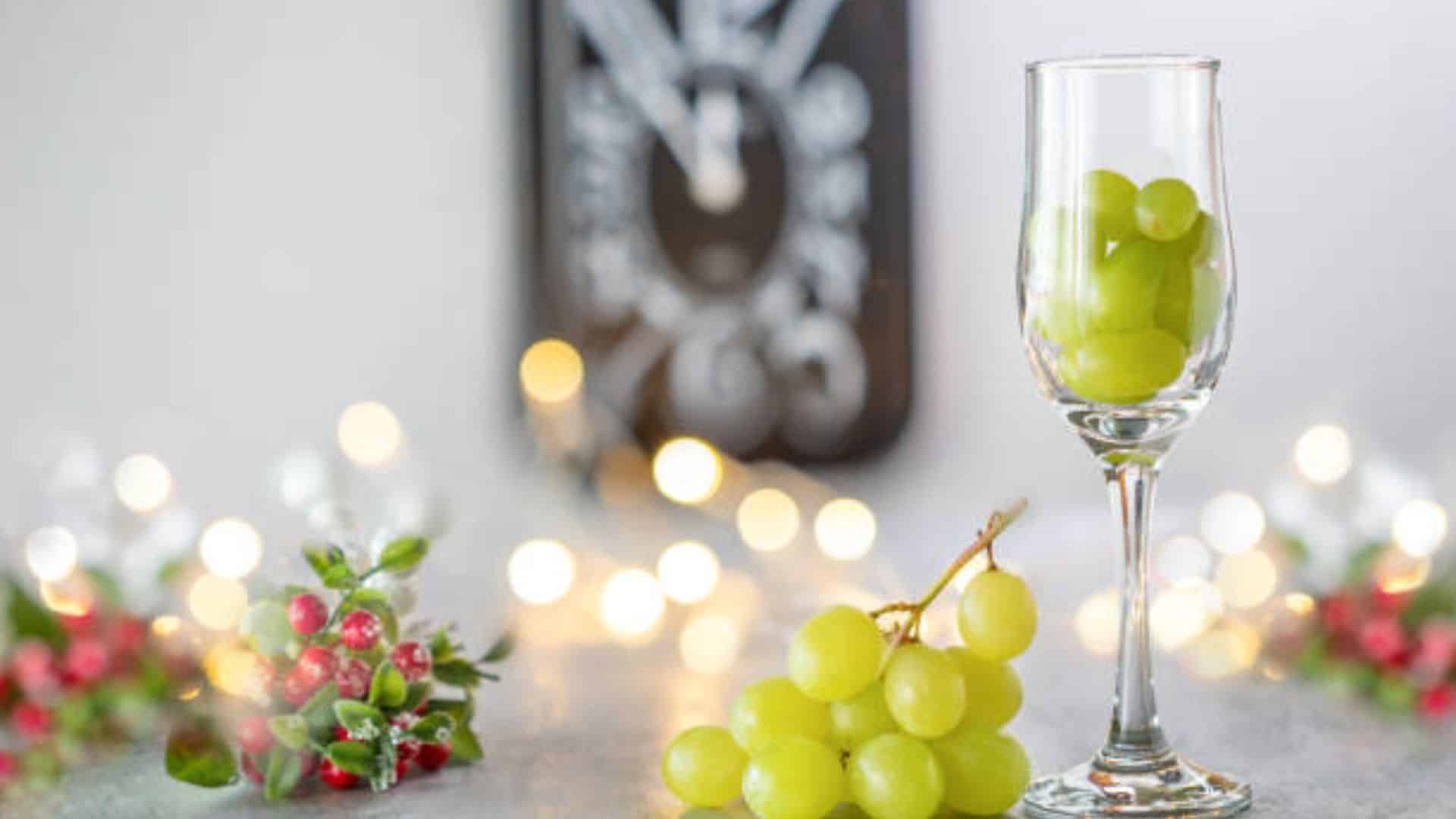 New Year 2025 Did you know about the famous grapeeating tradition on New Year