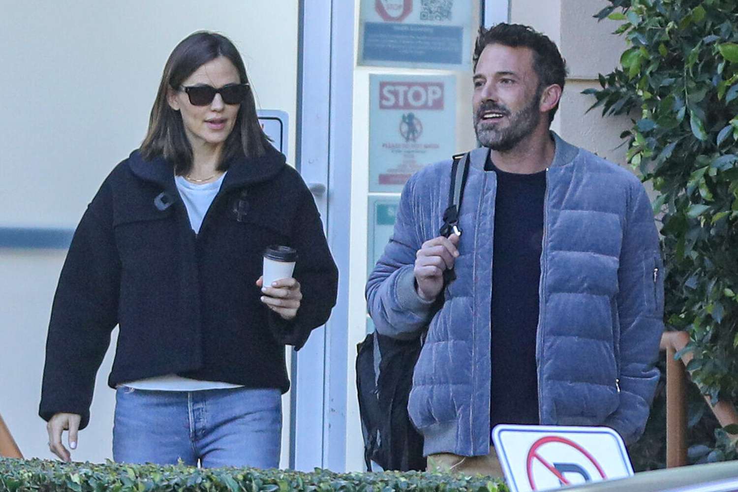 Jennifer Garner is ‘concerned’ about Ben Affleck’s ‘appalling’ smoking habit amid his ongoing divorce from Jennifer Lopez; sets ‘strict rules’ for him around their kids