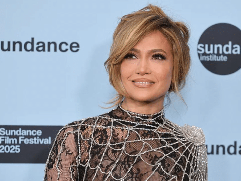 After separation, Jennifer Lopez planning to buy new home close to Ben Affleck amid separation, source reveals “She’s still very much in love with Ben”