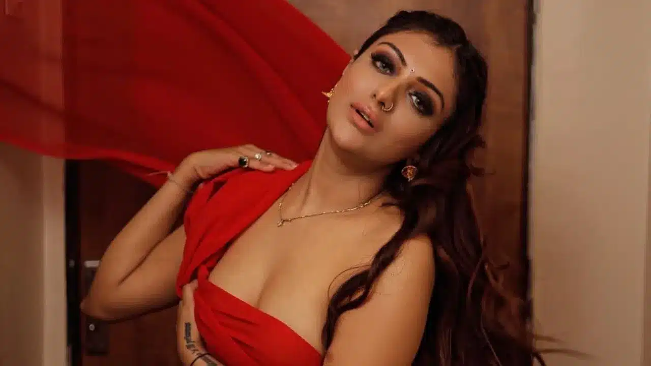 Khushi Mukherjee alluring gaze