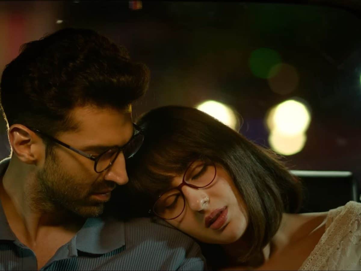 Metro…In Dino song 'Aur Mohabbat Kitni Karoon' is out now! Arijit Singh delivers another heartfelt masterpiece