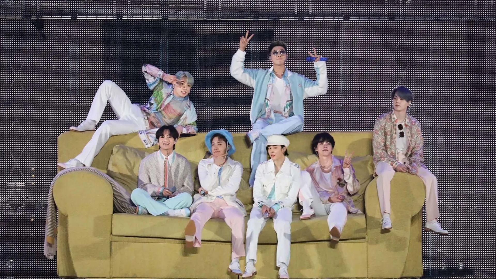 BTS PERMISSION TO DANCE ON STAGE チャーム　テテ BTS - PTD PERMISSION TO DANCE ON STAGE in THE US PHOTO CHARM