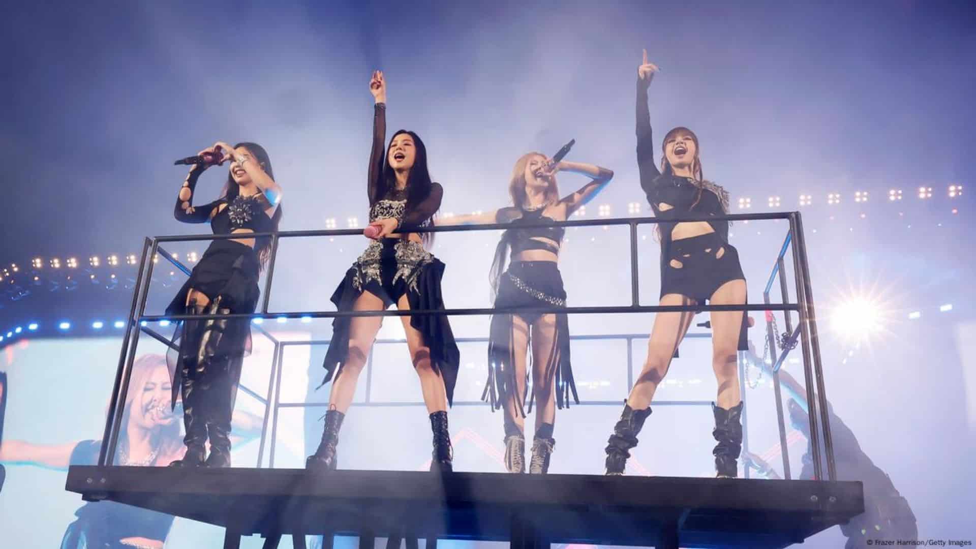 専用　BLACKPINK2019WELCOMING COLLEOTION ☠️CENTER FRONT ROW 8K60 HDR] LISA BLACKPINK COACHELLA WK2