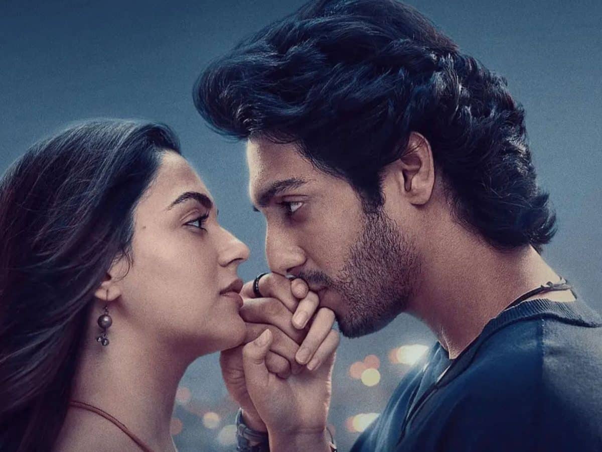 Saiyaara Movie Review: Aneet Padda and Ahaan Panday impress in this passionate love affair 
