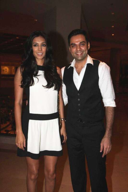 Have Abhay Deol And Preeti Desai Split Masala Com have abhay deol and preeti desai split