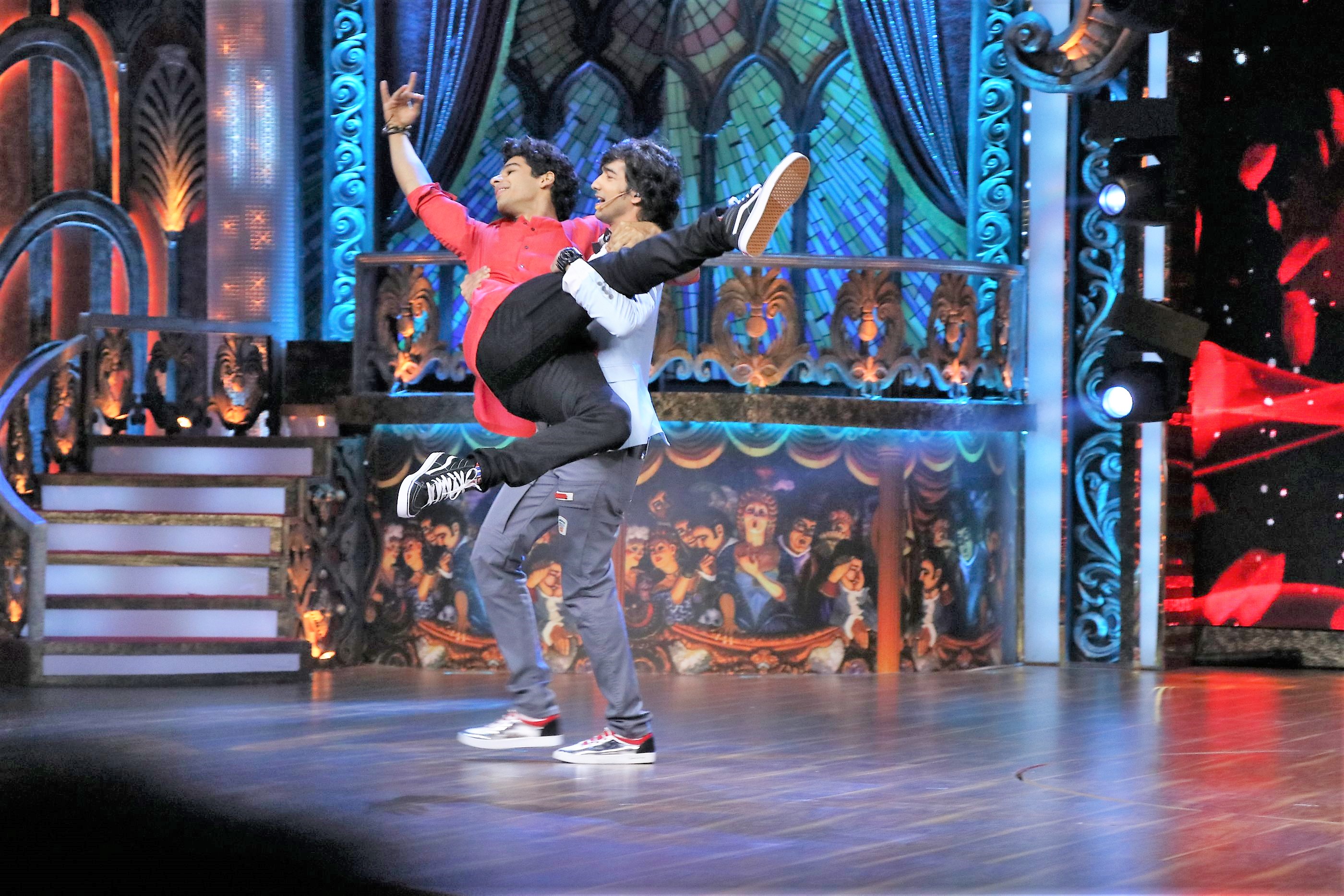 'Dhadak' Promotions: Janhvi Kapoor and Ishaan Khatter Create 'Dhadak' Moments on India's Best Dramebaaz