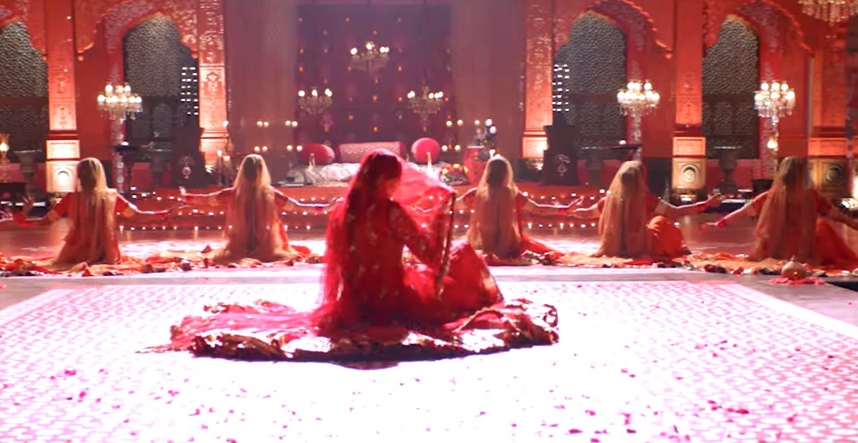 Mahira Khan in Parey Hut Love