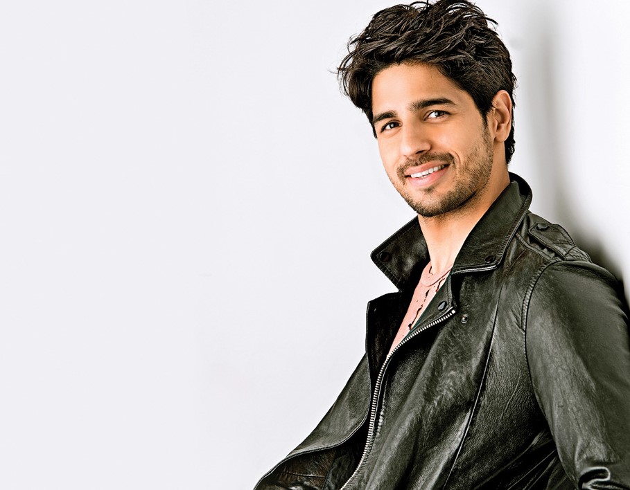 856466-sidharthmalhotra-080719.jpg