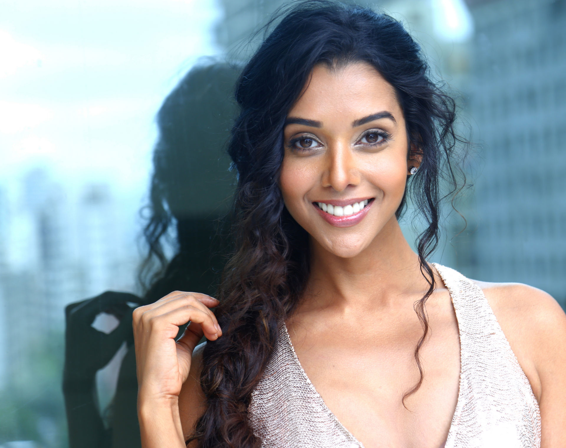 Anupria Goenka Talks About Her Experience Of Working With Hrithik