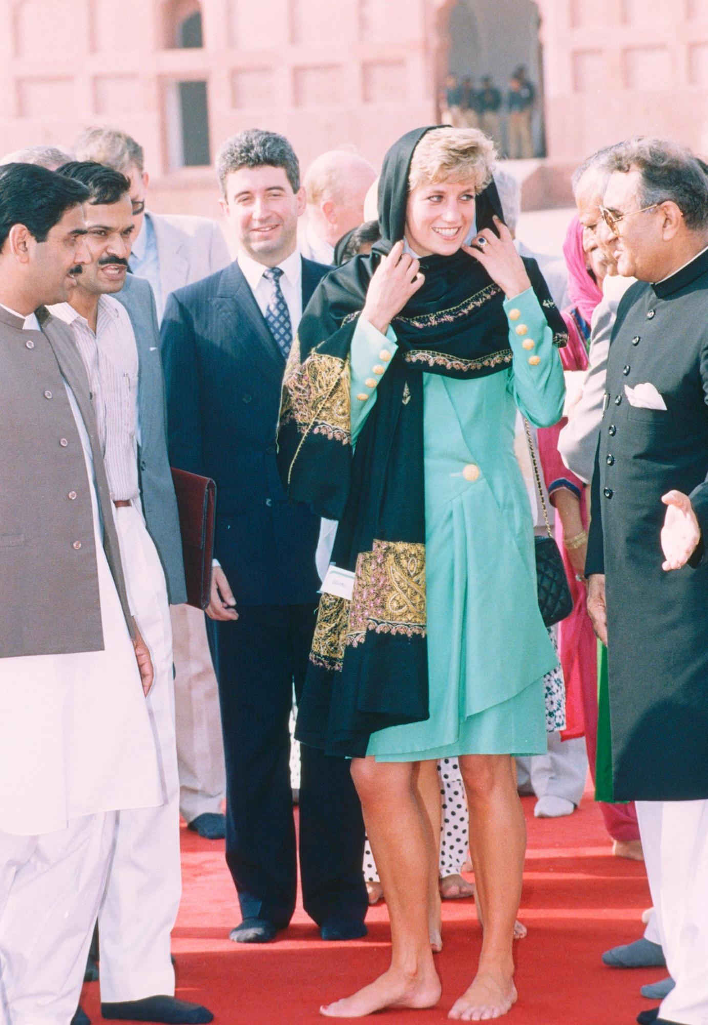 Kate Middleton and Prince William in Pakistan Red Carpet Laid in