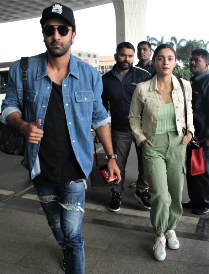 Alia Bhatt, Ranbir Kapoor Make Casual Style Statement At Mumbai