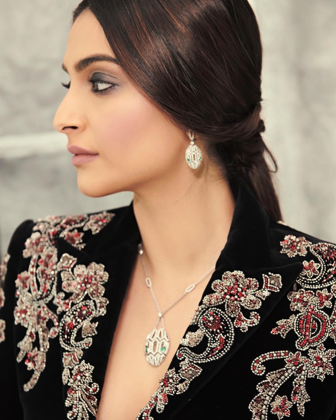 sonam kapoor slays a velvet power suit we re here sonam kapoor slays a velvet power suit we re here