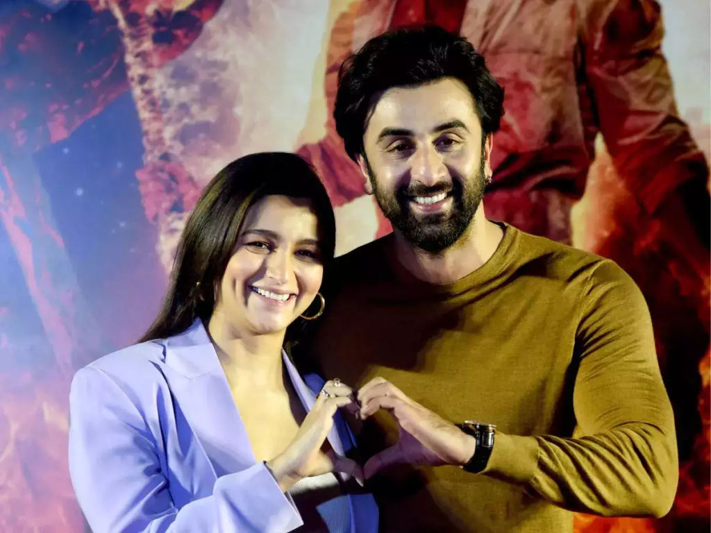 Picture from Ranbir Kapoor and Alia Bhatt's NYC date night goes VIRAL - See here