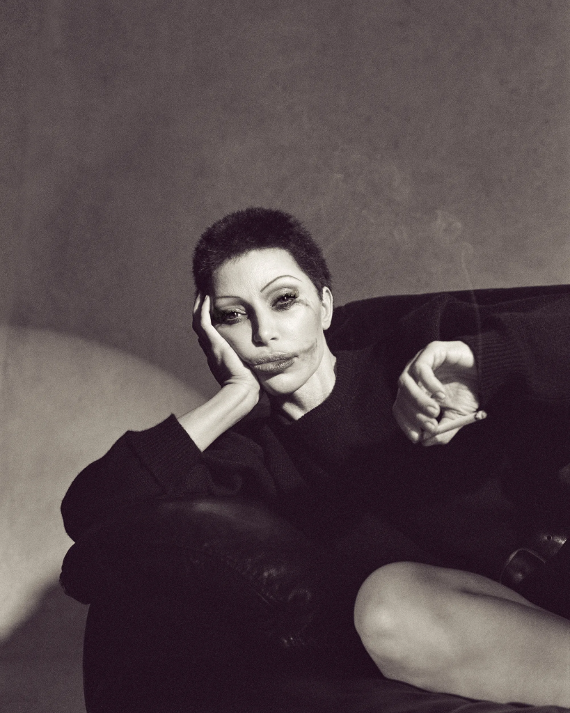 Kim Kardashian looks UNRECOGNISABLE in new photos, SHOCKS fans - Masala.com