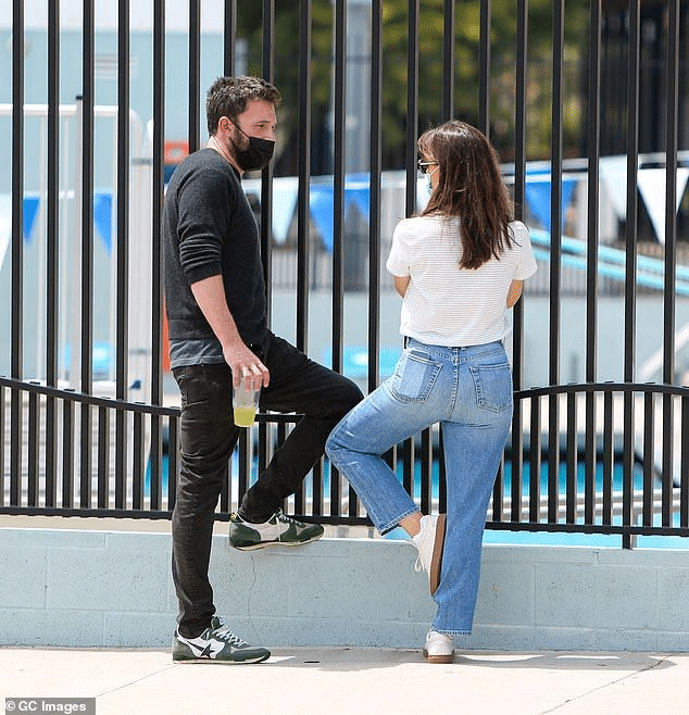Amid Jennifer Lopez & Ben Affleck’s divorce, is Jennifer Garner losing her attention from boyfriend John Miller? Couple’s relationship hits the rocks – reports