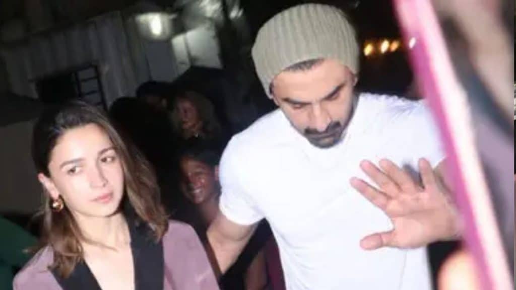 Ranbir Kapoor gets angry on paparazzi post dinner with Alia Bhatt and family, pushes a photographer; netizens say “RK and Alia had a fight and…”- Watch